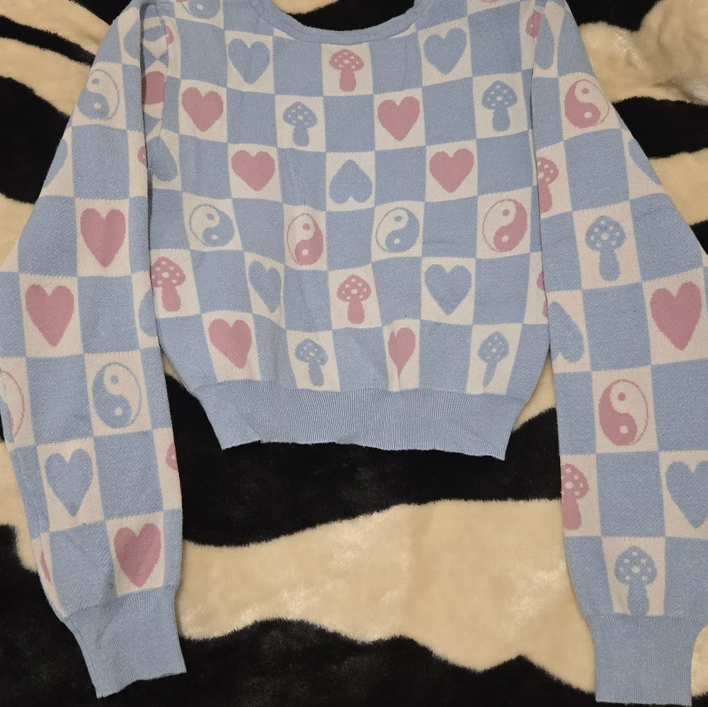 Button Up Checkered Cardigan - Picture 2 of 5